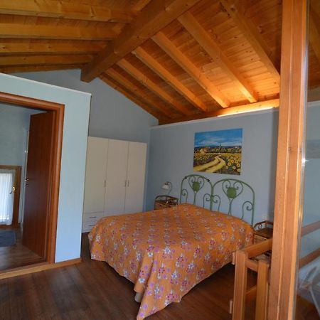 Rustico Giulietta E Romeo Villa Colico Luaran gambar