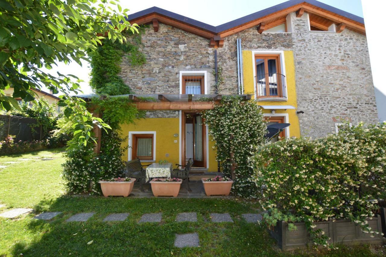 Rustico Giulietta E Romeo Villa Colico Luaran gambar