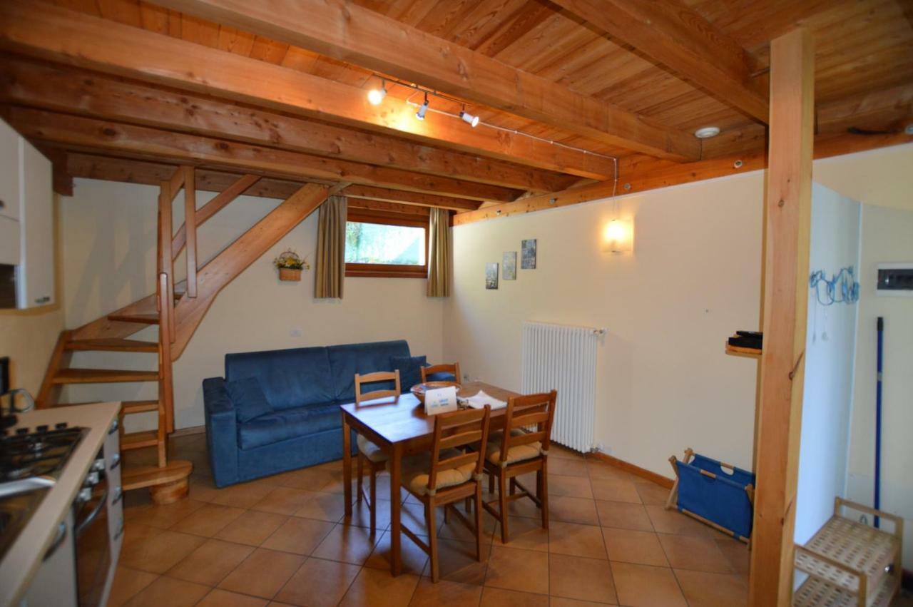 Rustico Giulietta E Romeo Villa Colico Luaran gambar